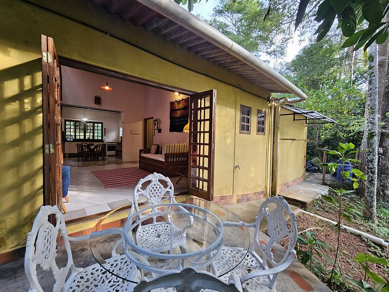 Casa Amarela – Refúgio na natureza – Rota do vinho