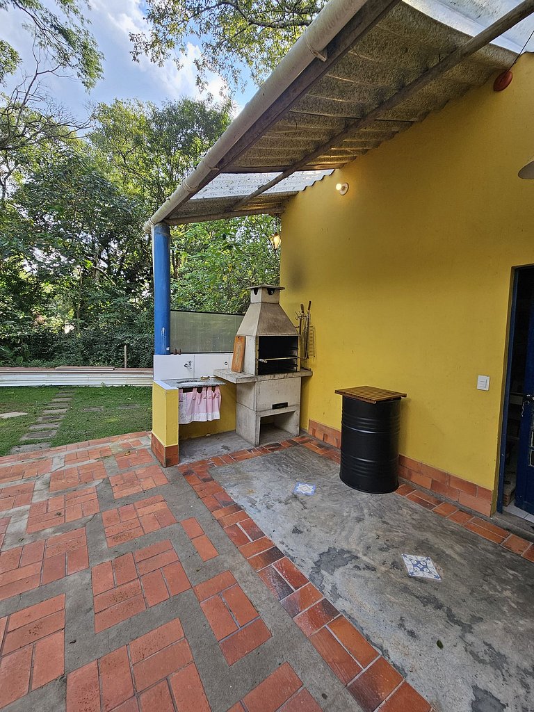 Casa Amarela – Refúgio na natureza – Rota do vinho
