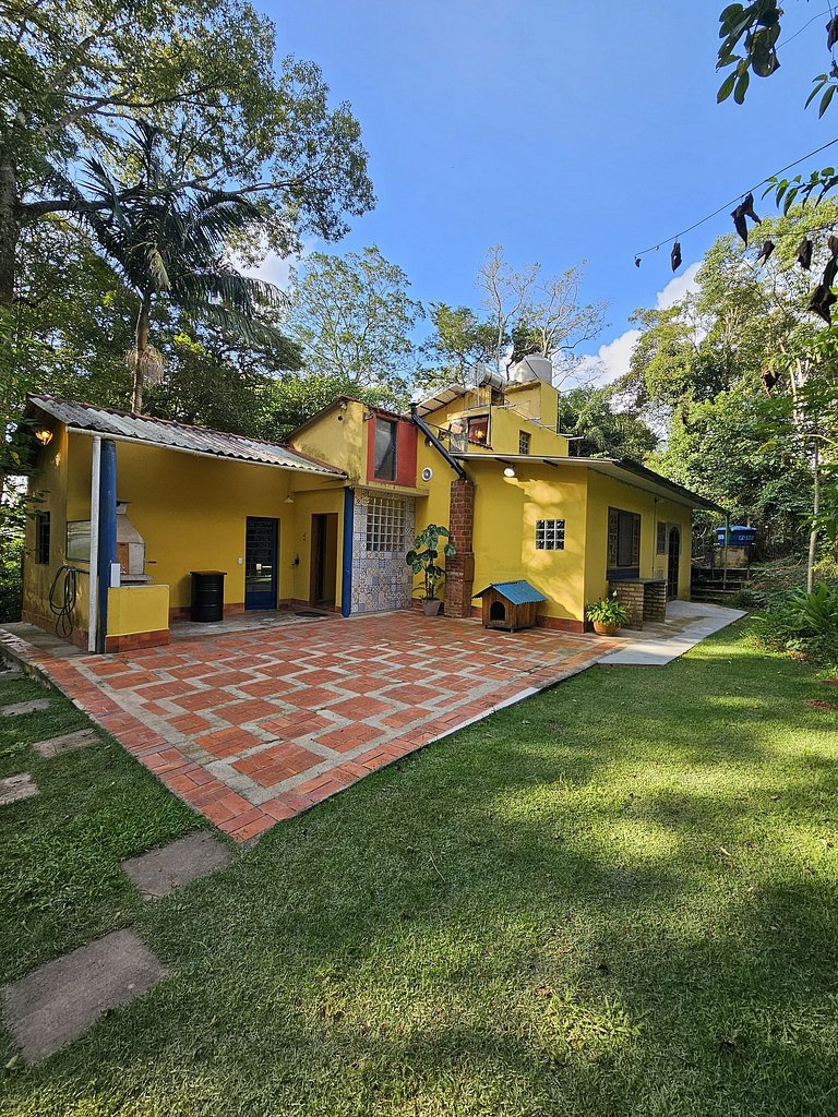 Casa Amarela – Refúgio na natureza – Rota do vinho
