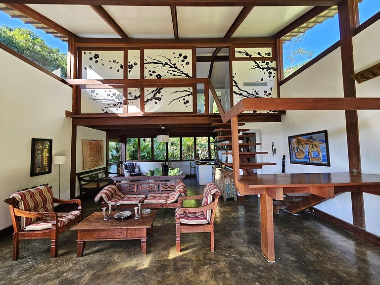 Villa com 6 suítes - Praia do Léo
