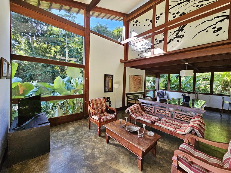 Villa com 6 suítes - Praia do Léo