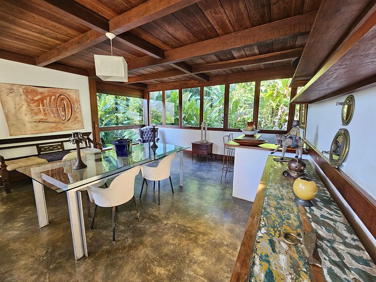 Villa com piscina, loft e 5 Suítes – Praia do Léo