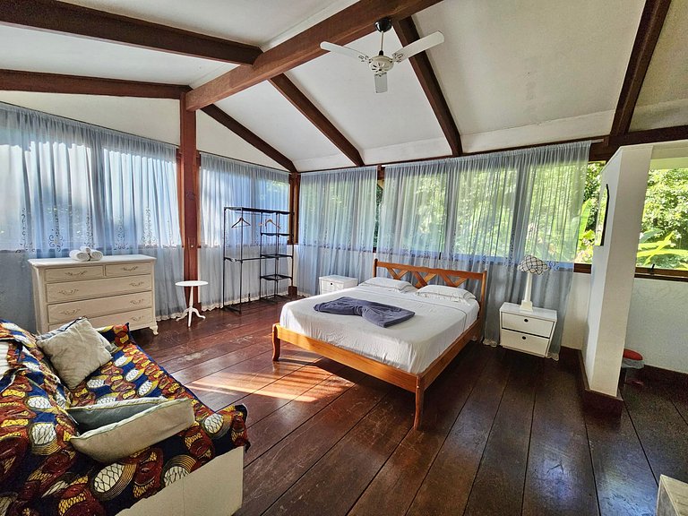 Villa com piscina, loft e 5 Suítes – Praia do Léo