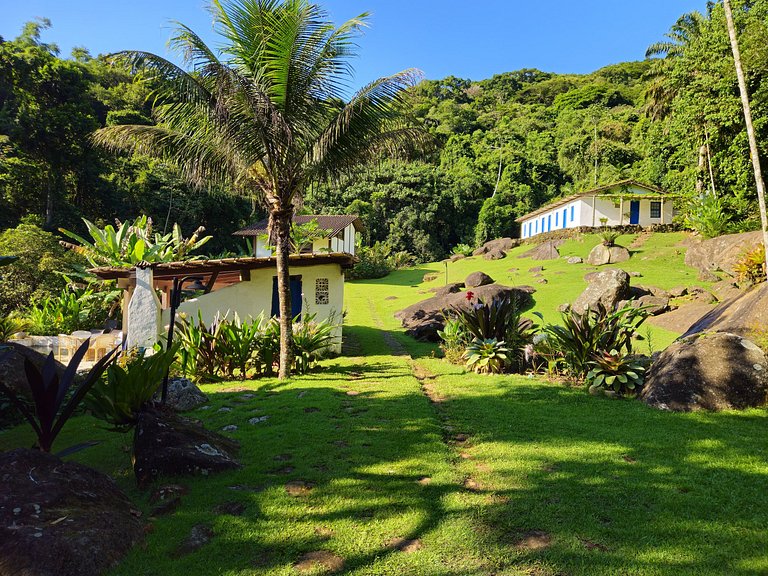 Villa com 6 suítes - Praia do Léo