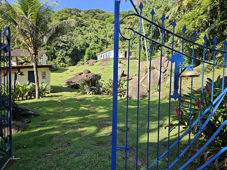 Villa com 6 suítes - Praia do Léo
