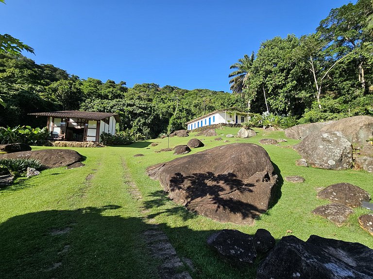 Villa com 6 suítes - Praia do Léo
