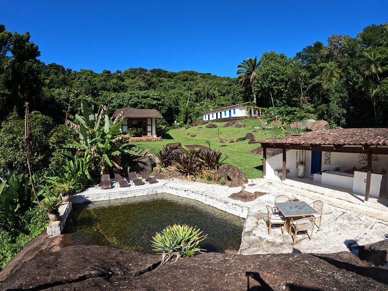 Villa com 6 suítes - Praia do Léo