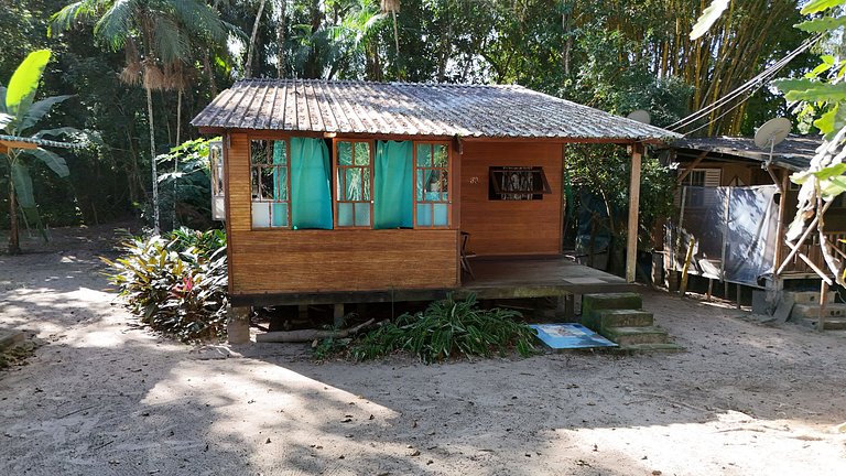 Chalé aconchegante a 100m da Praia - Ubatumirim