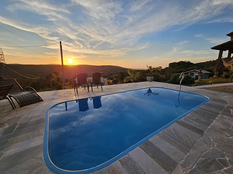 Chalé Vermelho - Piscina e Pôr-do-Sol Deslumbrante