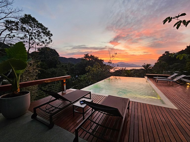Casa com Piscina Aquecida e Vista Deslumbrante