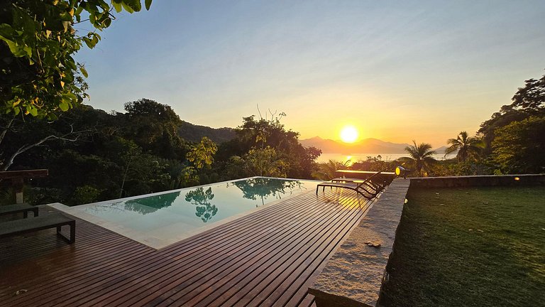 Casa com Piscina Aquecida e Vista Deslumbrante
