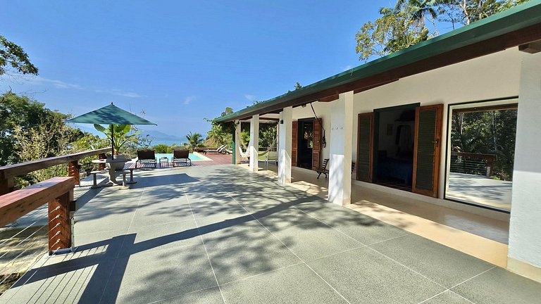 Casa com Piscina Aquecida e Vista Deslumbrante