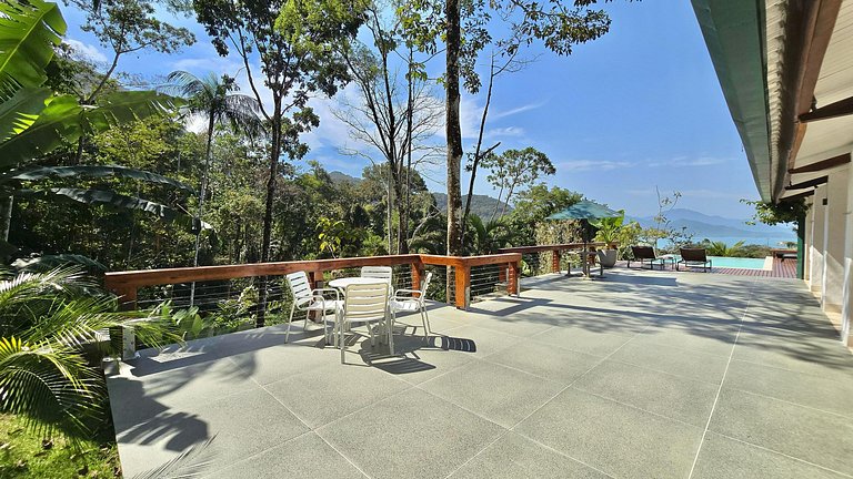 Casa com Piscina Aquecida e Vista Deslumbrante