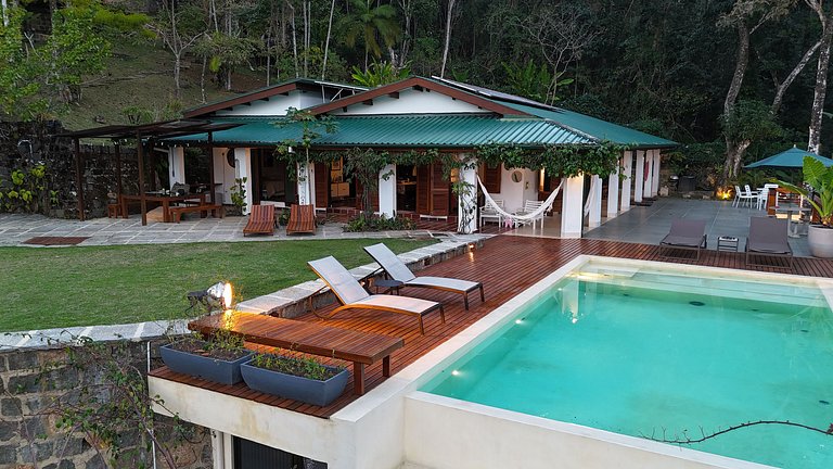 Casa com Piscina Aquecida e Vista Deslumbrante