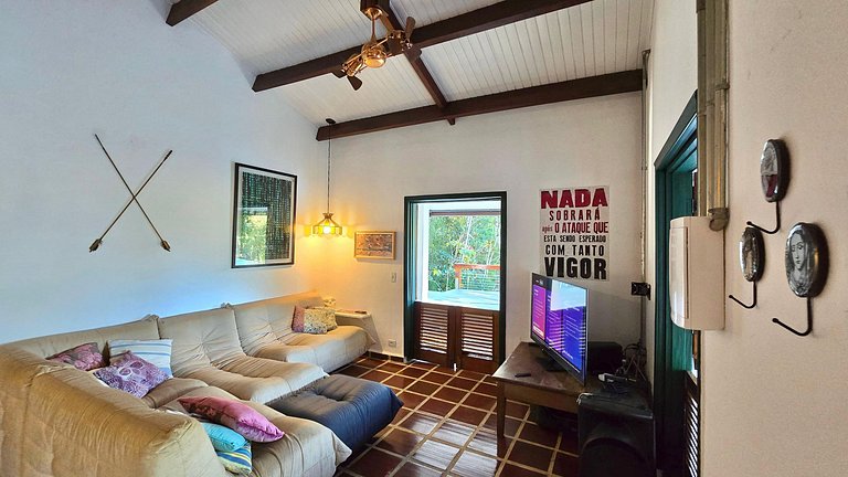 Casa com Piscina Aquecida e Vista Para o Mar