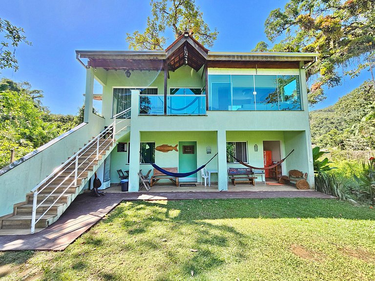 Suíte Perto da Praia de Ubatumirim - 2 pessoas